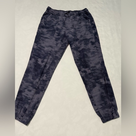 Athleta Farallon Jogger Petite 4P Violet Print Activewear Pants - Picture 4 of 10